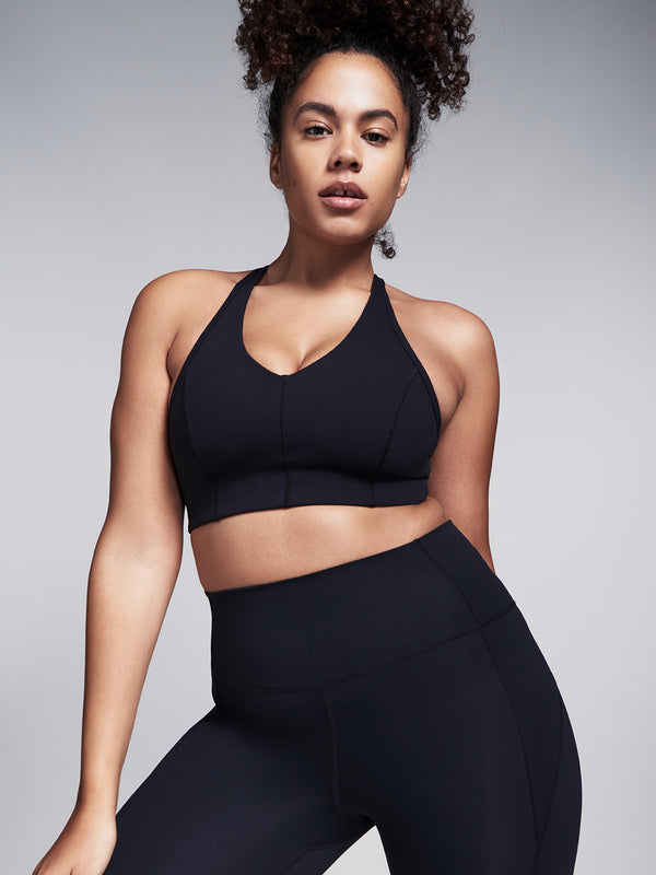 Simone is 5' 6" - Under Bust 86cm (34") 34FF, Waist 79cm (28")