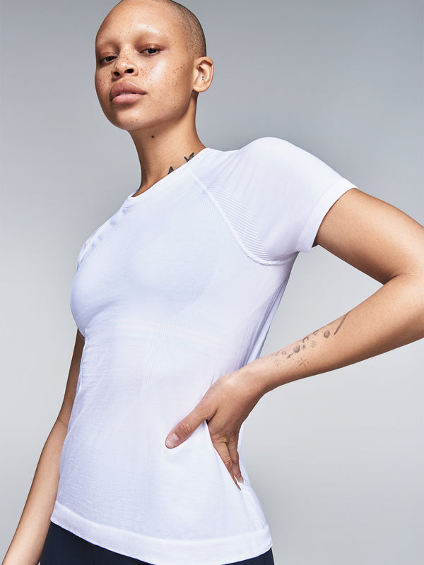 Fitz is 5' 9" - Underbust 81cm (32"), Waist 70cm (27.5")