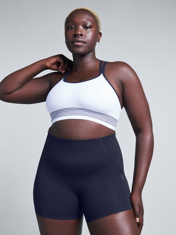 Liza is 5' 10" - Waist 92cm (36"), Hips 122cm (48")