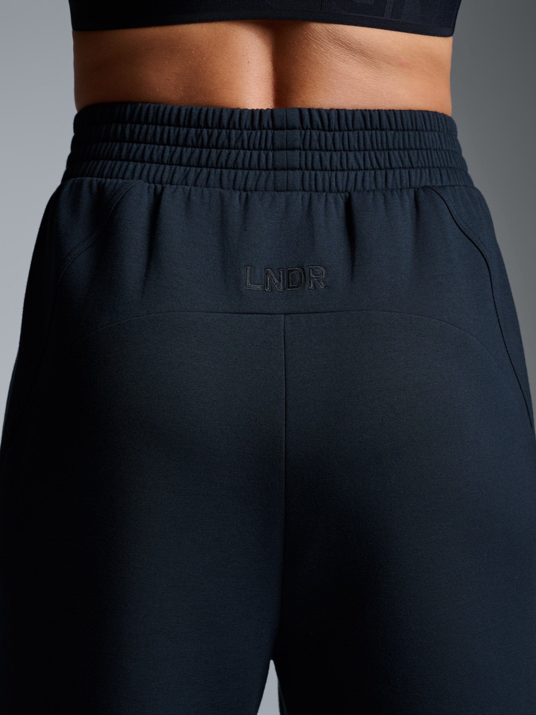 はるぽん様　TRAINING TRACK RIBBED PANTS 240014 RECOVER Trackpant Black