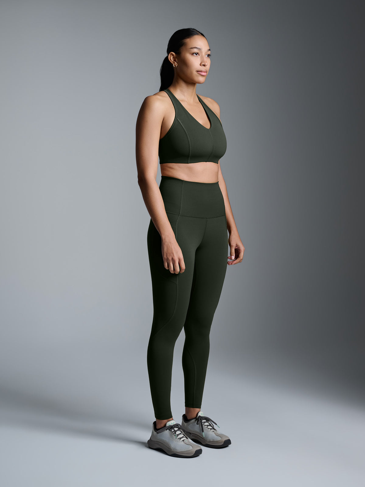FEMME FATALE Sports Bra Olive