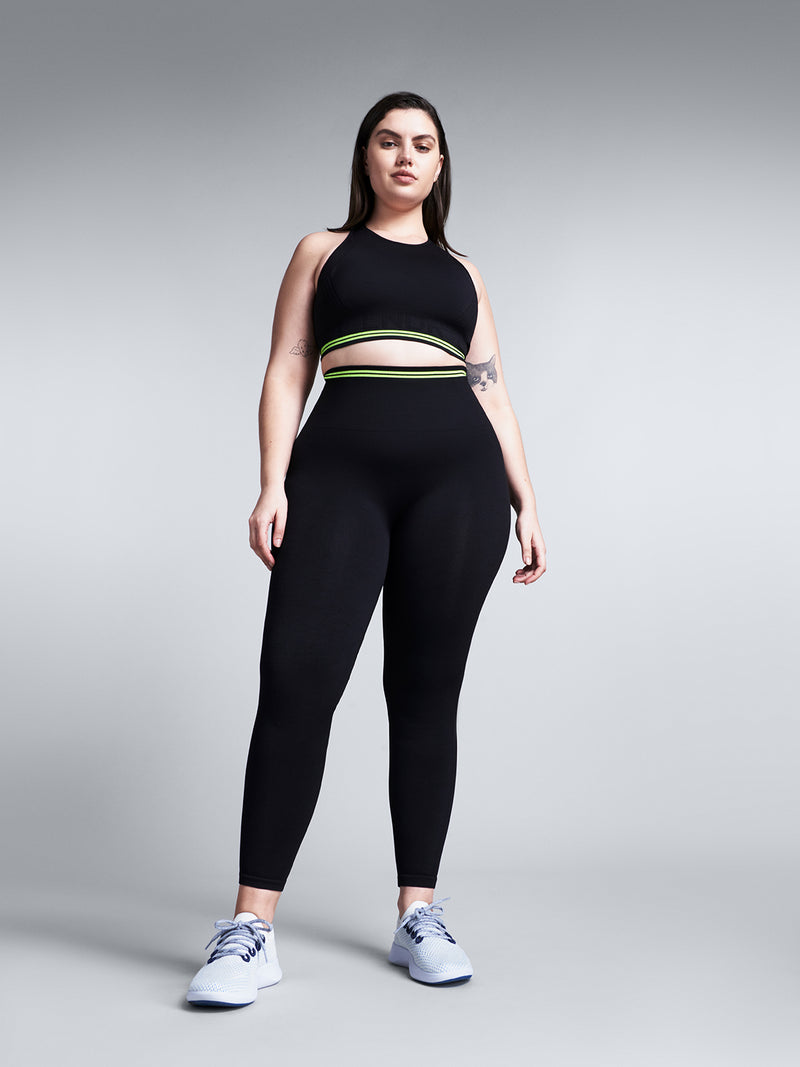 Size_L - XL / Measurements_Lucy is 5' 9" - Waist 88cm (34.6"), Hips 130cm (51")